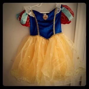 Snow white dress